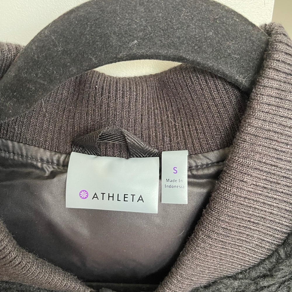 💗 EUC Athleta Vest conscious down alternative - SIZE SMALL - Picture 5 of 7